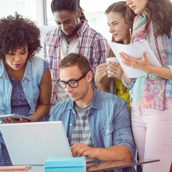 fashion-students-working-as-a-team-at-the-college.jpg
